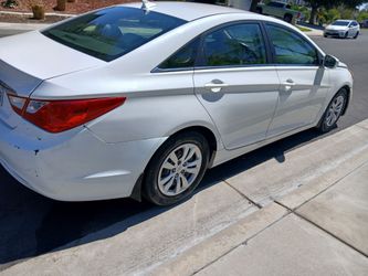 HYUNDAI 2012 RUNNING VERY GOOD
