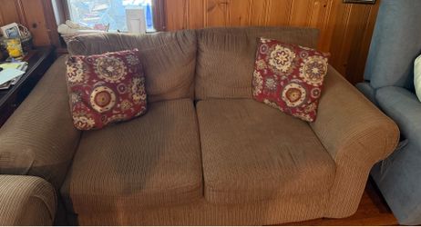 FREE milk chocolate brown couch and love seat
