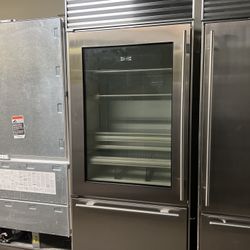 Sub Zero 36”Wide Built In Glass View Bottom Freezer Refrigerator 