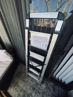 Step ladder