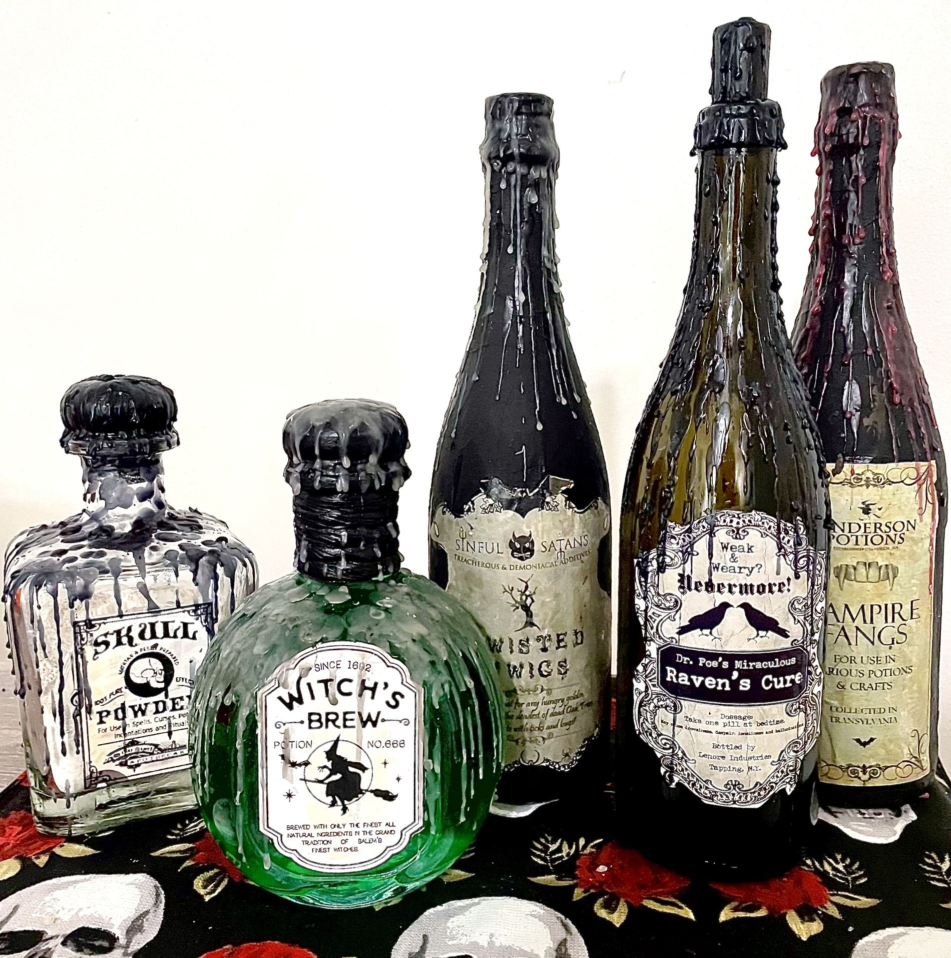 SET OF 5 CREEPY HALLOWEEN POTION JARS