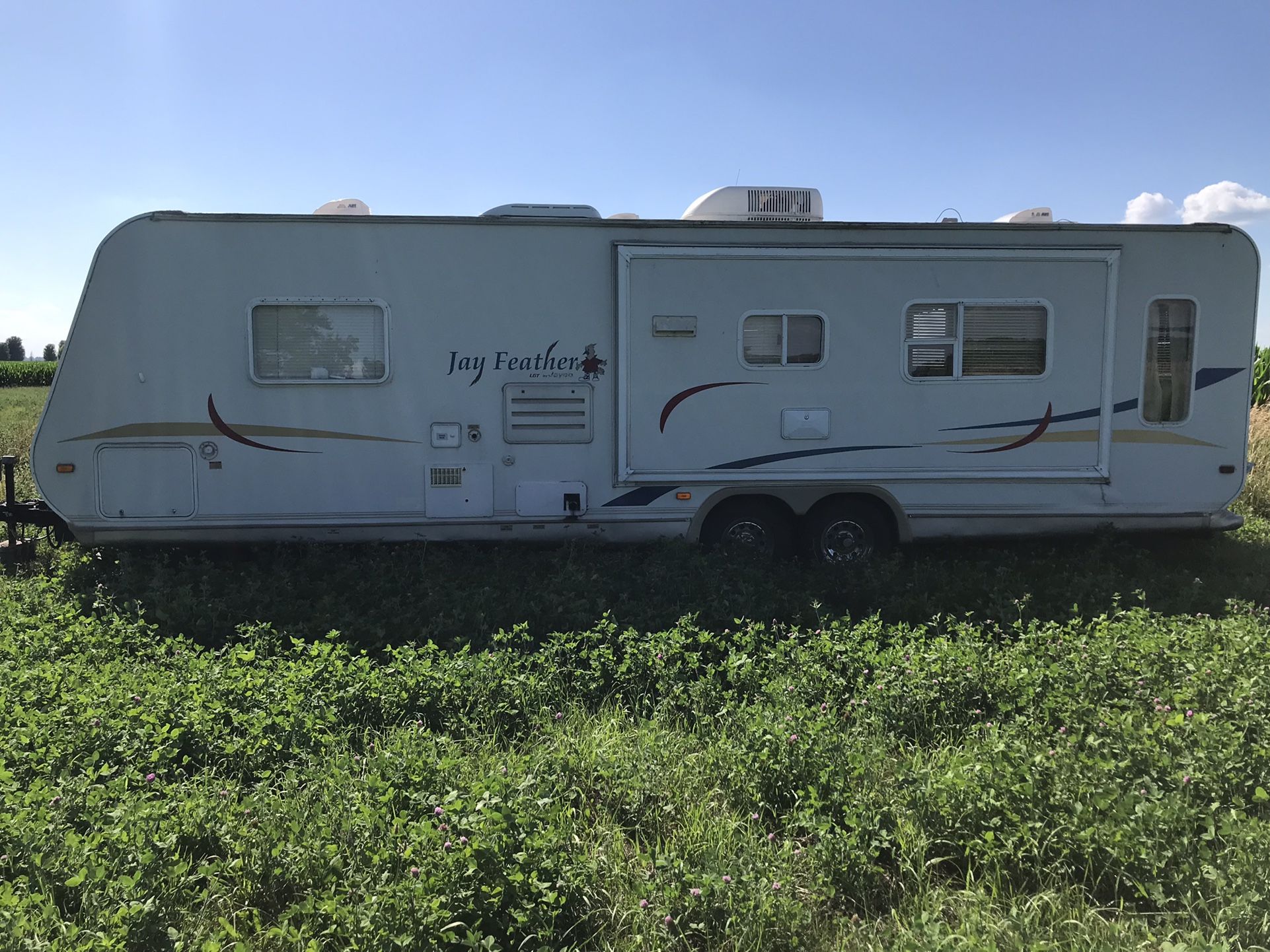 Travel Trailer 30 Feet With Tip Out