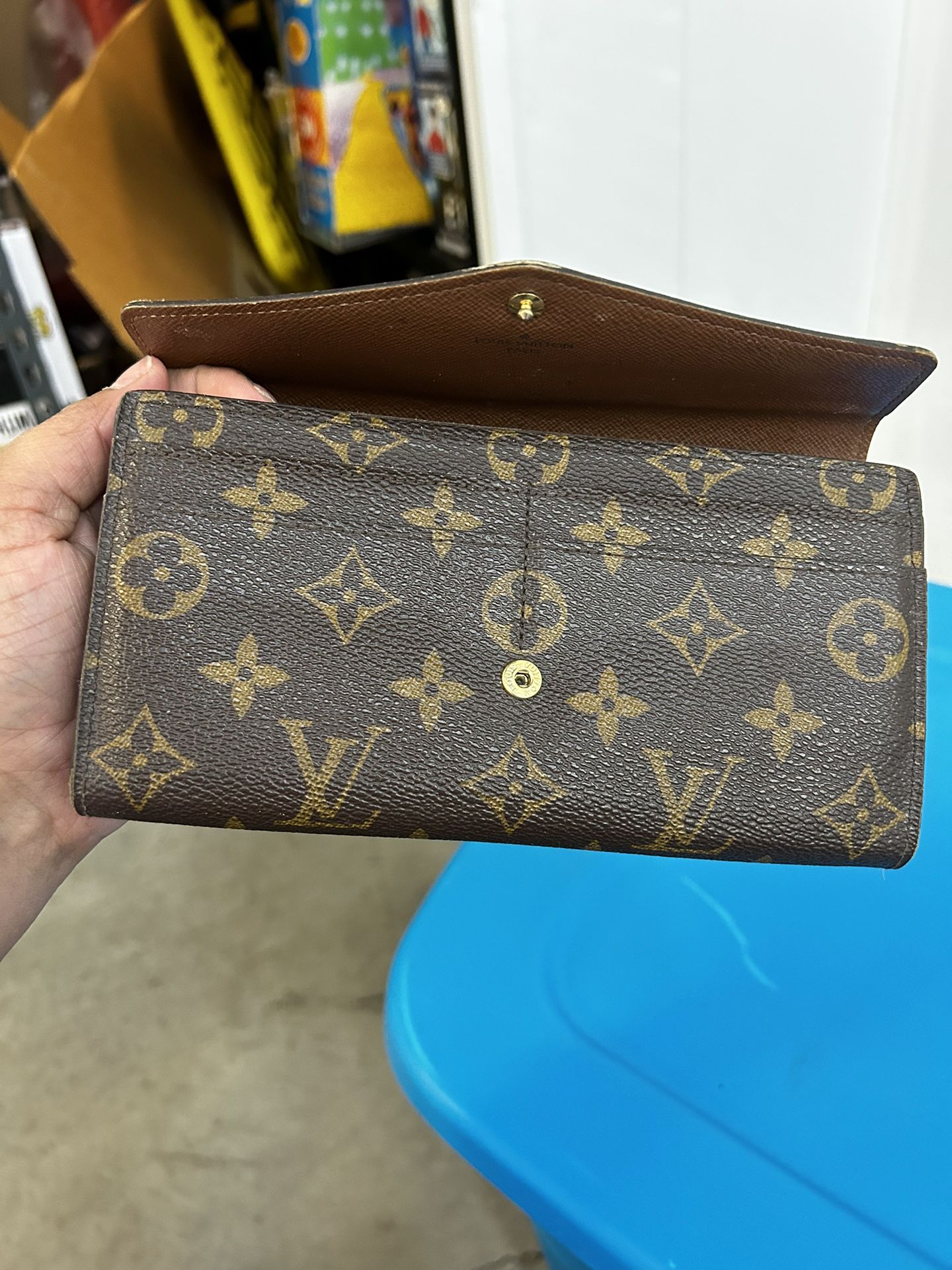 Louis Vuitton Wallet for Sale in Los Angeles, CA - OfferUp