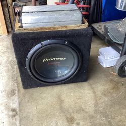 JL Audio JX500/1 Mono subwoofer amplifier — 500 watts RMS x 1 at 2 ohms And PIONEER TS-A301S4 - Powerful 12-inch Subwoofer, 1600 Watts Peak Power, Sin