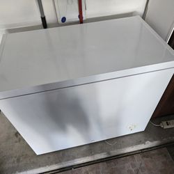 Frigidaire 7.2 cuft Chest Freezer