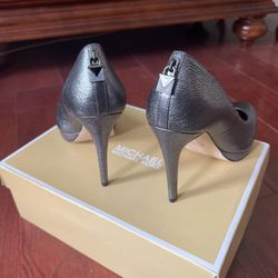 Micheal Kors Woman’s Pumps