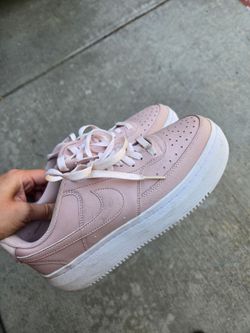 Pink Nike's size 9