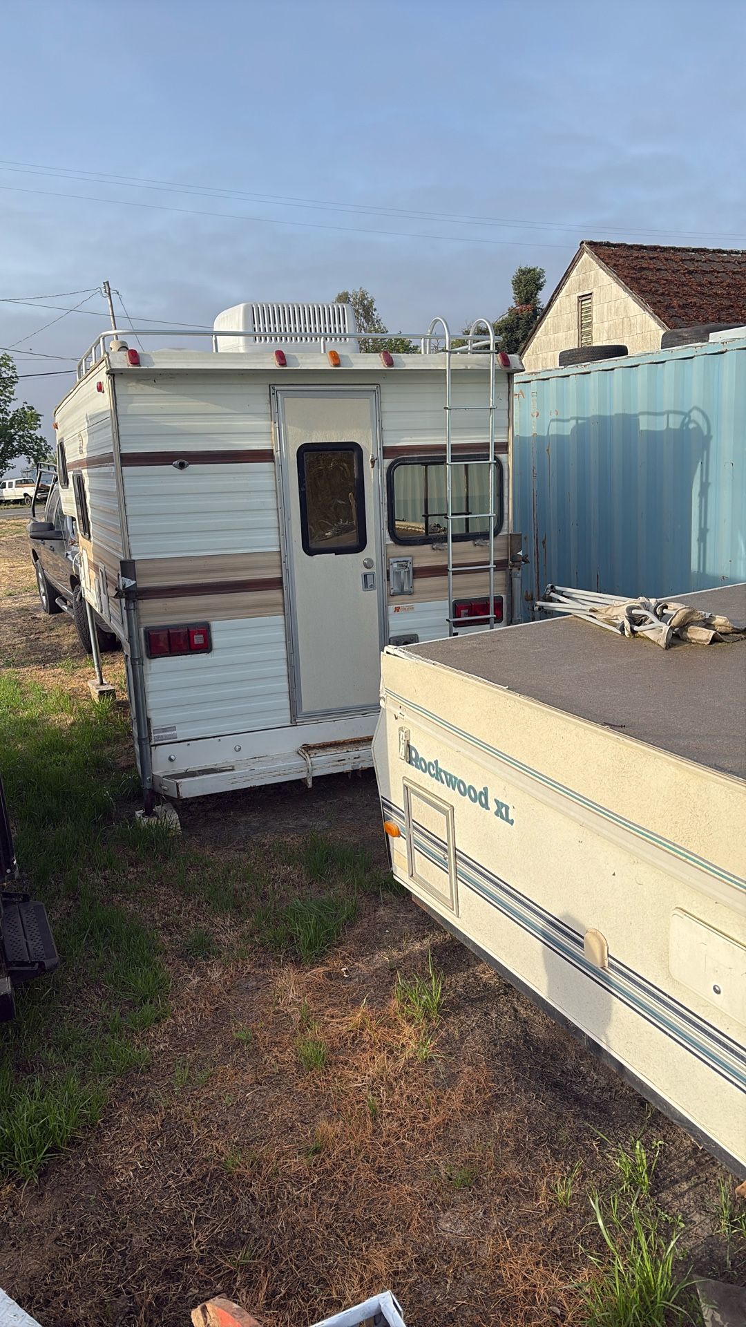 1988 Lance Cabover camper