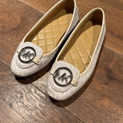 Michael Kors White Ballet Flat 6.5 Women’s 