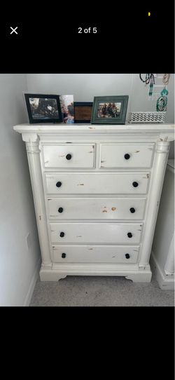 Chest, media center and foot board head board - king