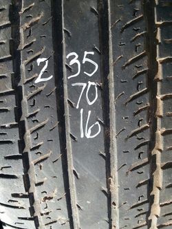235 70 16 one good Bfg truck tire