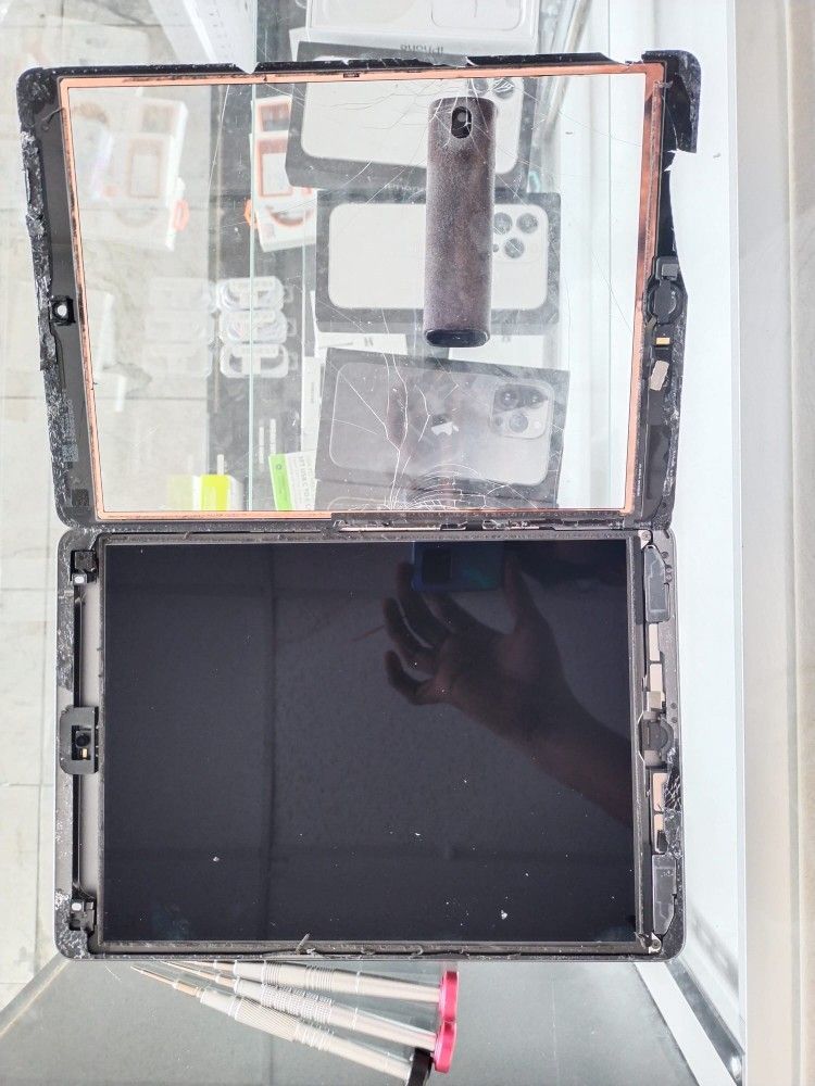 Cell Phone broken screen LCD shattered 