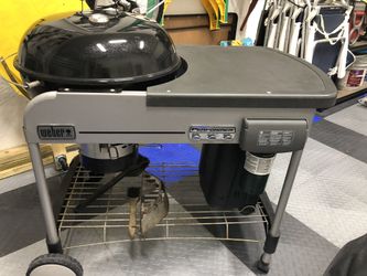 Weber grill with cover. Excellent condition