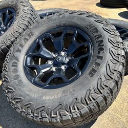 SET 4X 18" OEM Dodge Ram TRX BLACK 2024 Wheels GOODYEAR LT325/65R18 80% SENSORS