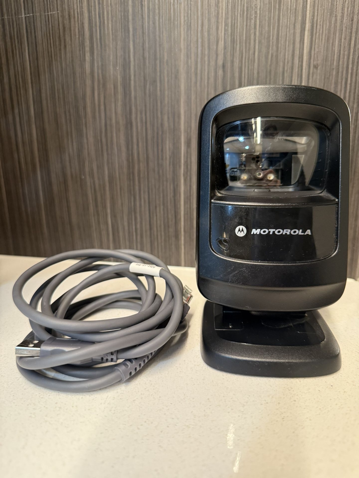 Motorola DS9208 Barcode Scanner Hands-Free POS Desktop DS9208-SR00004CNWW