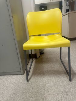 Stackable chairs set of 6