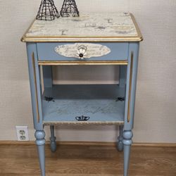Side TABLE/Accent TABLE