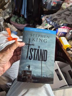 Stephen kings The Stand paperback book