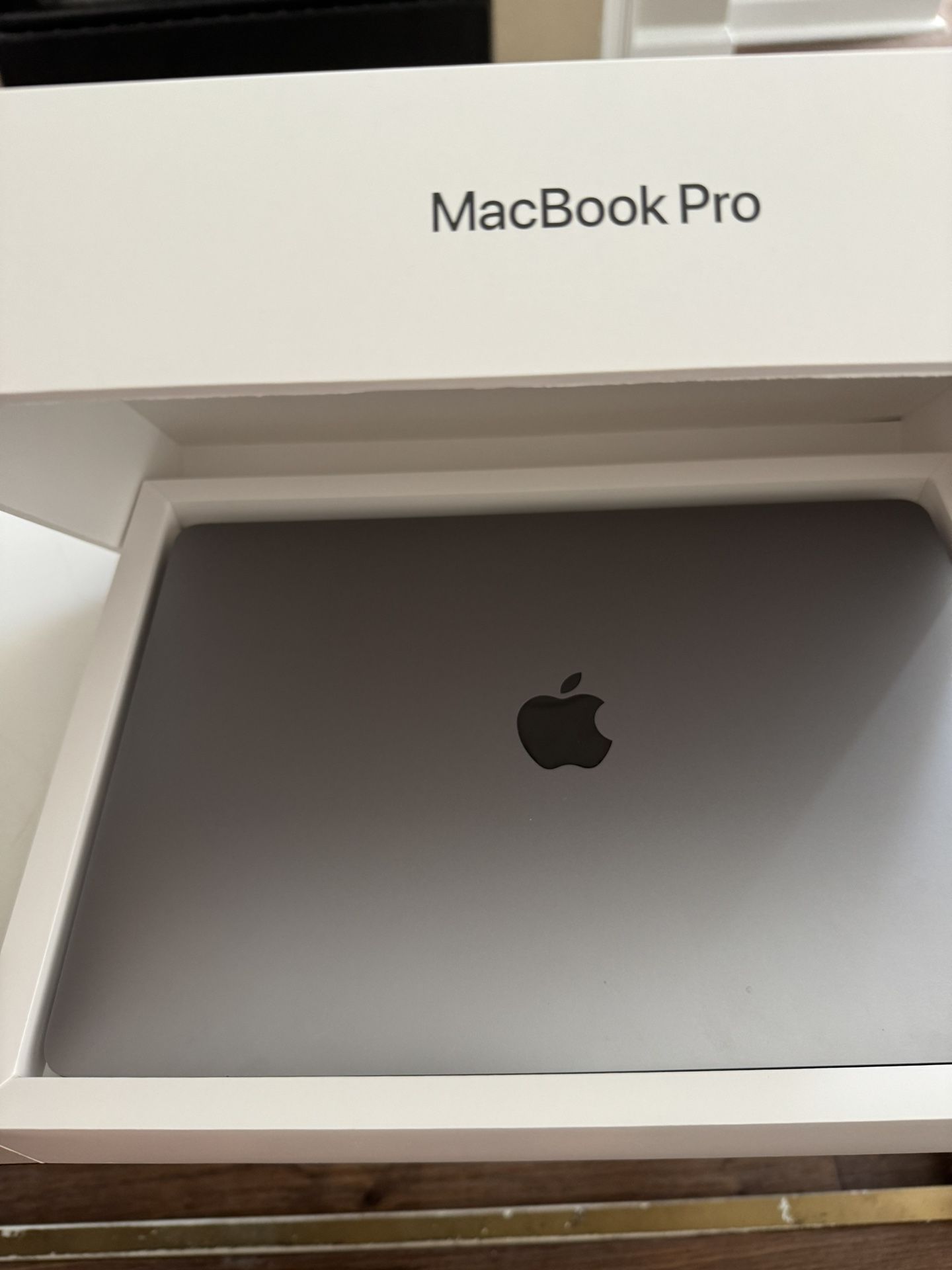 MacBook Pro M1 - Space Gray - 13.3” Screen