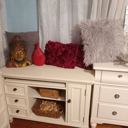 CUTE DESK AT PICKY PINCHERS 801 TURNER ST CLEARWATER OPEN TODAY 12-6 FREE DELIVERY 