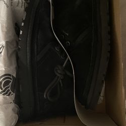 Women’s New In Box Neumel Black Uggs 