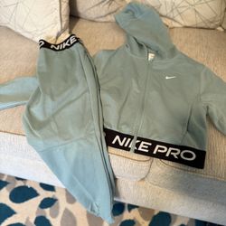 Nike Pro Youth Outfit (light sage)