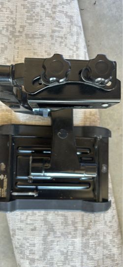 Heavy-Duty Black Metal 3-Hole Punch