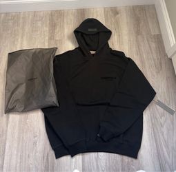 Black essential hoodie