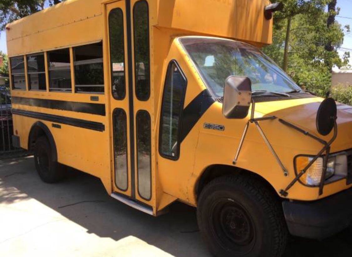 1992 Ford E-350 Diesel Short School Bus