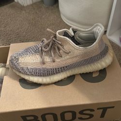 Yeezy Boost 350 v2 Size 6.5