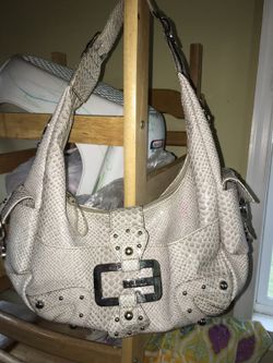 Authentic guess bag in excellent condition