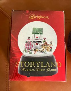 Brighton musical snow globe