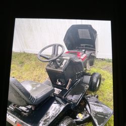 Wide body Murry Runs Drives Needs Sylenoud And Handle Fixed. Hydrostatic W 2 Cyl Motor 