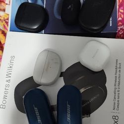 Multiple Headphones And Earbuds 