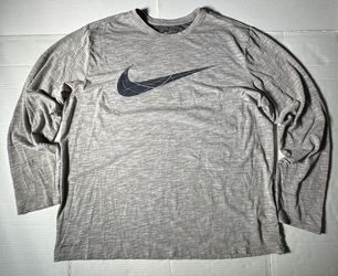 Pre Owned Fair Holes Last 2 Photos  Nike Dri Fit Tee   Long Sleeve  T Shirt  Printed  Heather Gray  Boys  Size XL