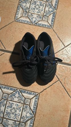 Boy Soccer Size 11 1/2k
