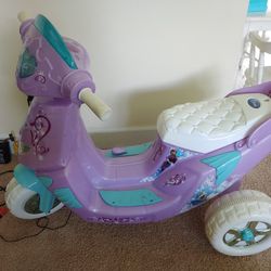 Disney Frozen Ride On