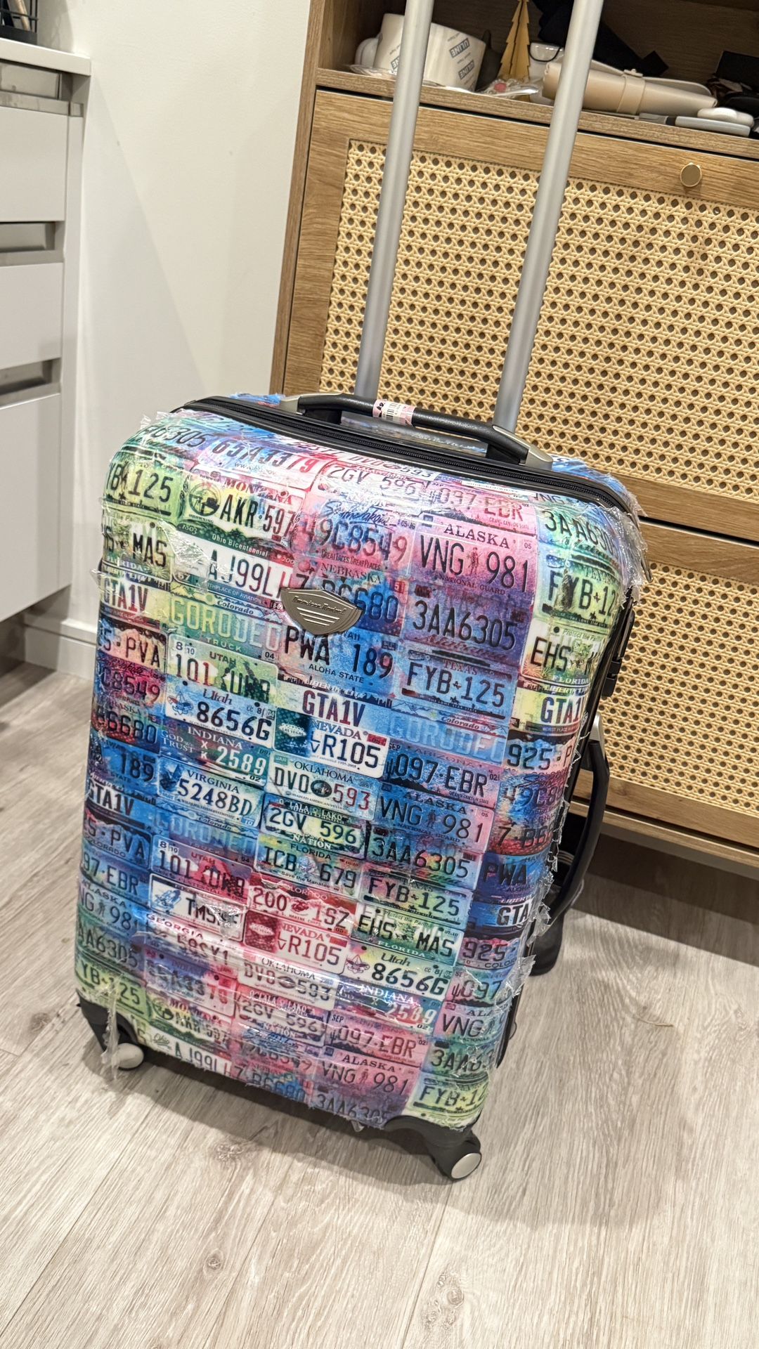 Medium Size Luggage 23 x 16 x 10 Inch