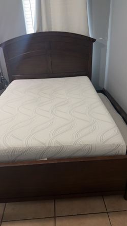 Full size bed comes with also a twin bed