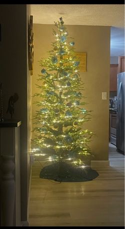 Prelit tree