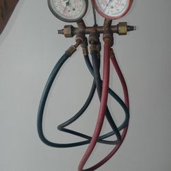 AC Recharge Tool Unit With Two Cans Of Auto Air Conditioning Refrigerant Cans