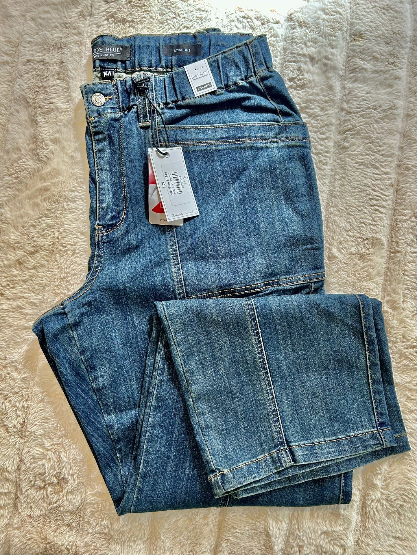 New Women’s Jeans Size 14 Straight Fit High Rise Waist