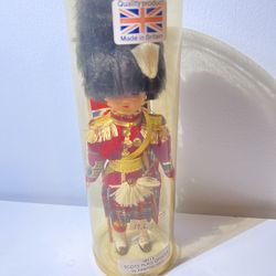 Vintage BRITISH SCOTS FLAG OFFICER, SOUVENIR CLOTH FIGURE DOLL,