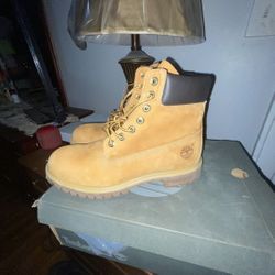 TIMBERLAND SIZE 10.5 $85