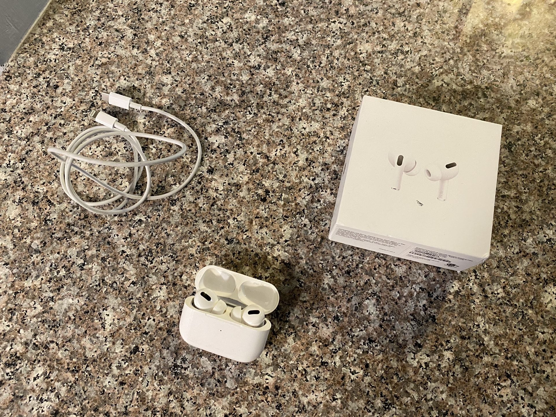 NICE APPLE AIRPOD PROS