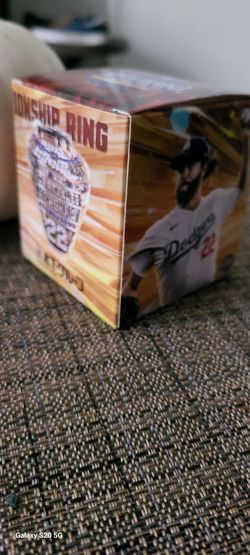 Dodgers Championship Ring Replica Clayton Kershaw
