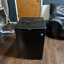 Mini Fridge Danby 