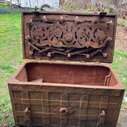Antique pirates Spanish / German /English Galion treasure chest strong box skeleton key needed