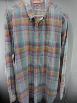Brooks Brothers Mens Vintage Plaid Shirt Made in the USA. Excellent condition awesome color combination and design.