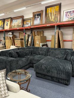 Seccionales Disponible// Sectional in Stock